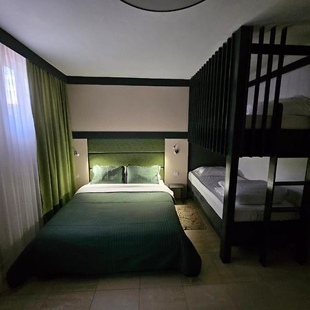 Hotel Kika Pristina Kültér fotó