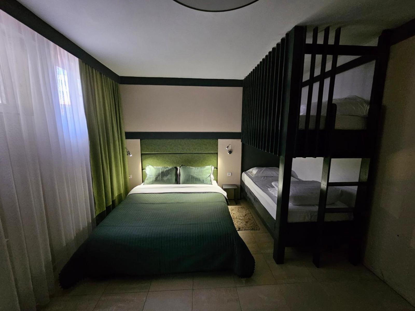 Hotel Kika Pristina Kültér fotó