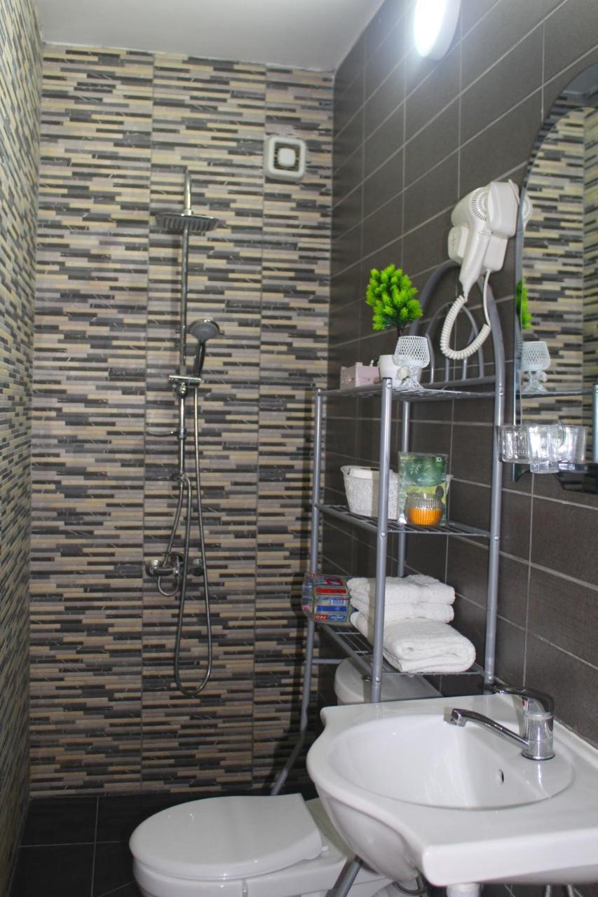Hotel Kika Pristina Kültér fotó
