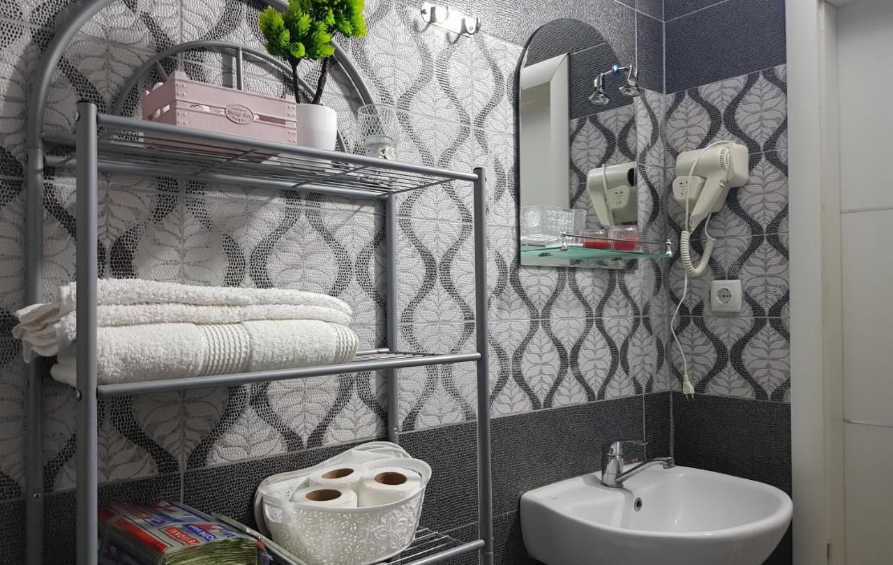 Hotel Kika Pristina Kültér fotó