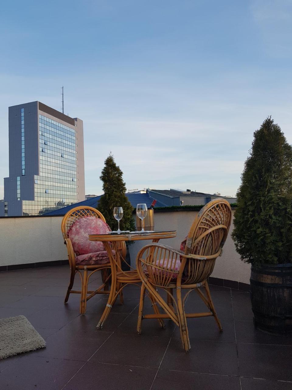Hotel Kika Pristina Kültér fotó